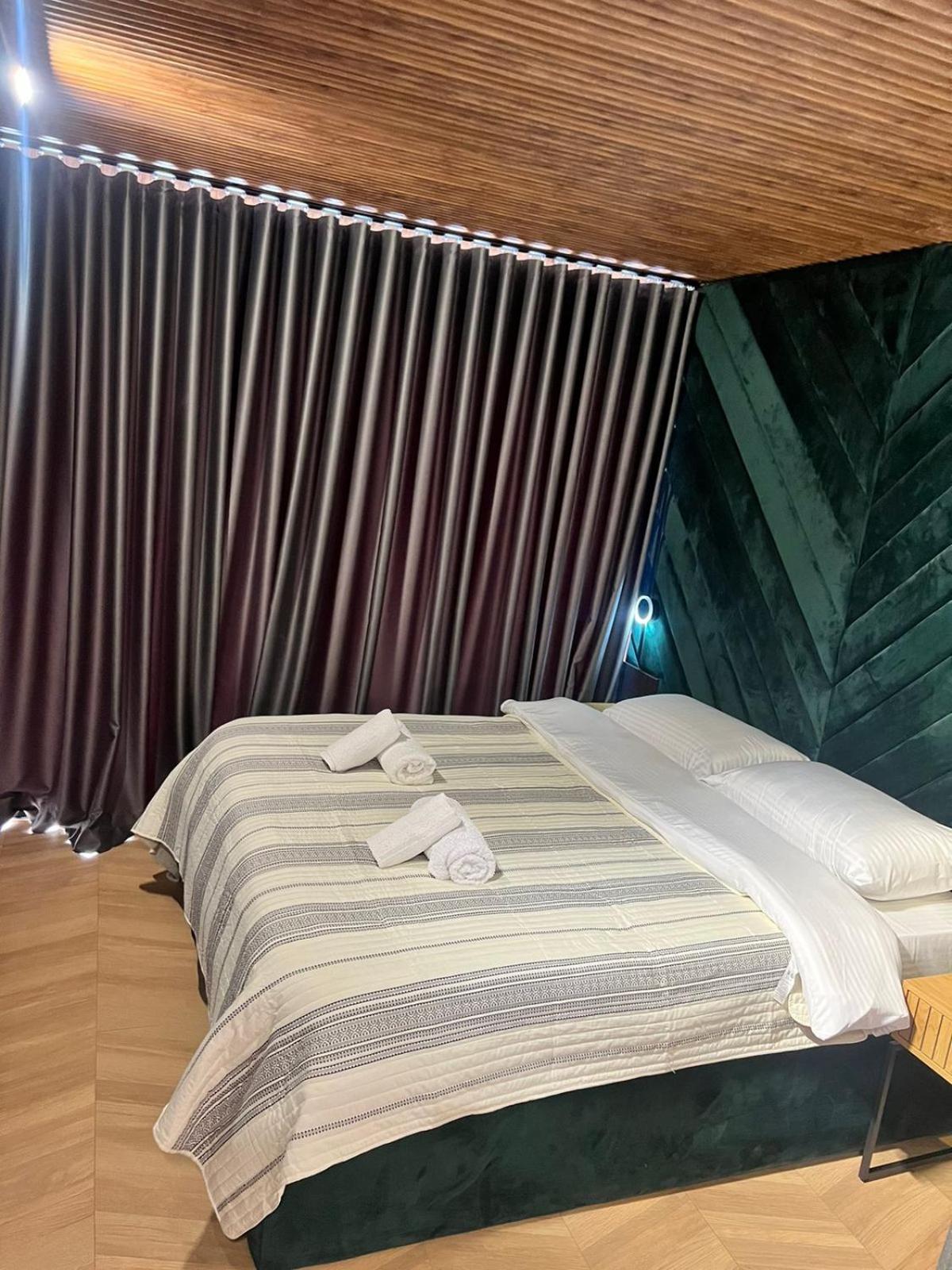Ujevara E Vogel Villa *